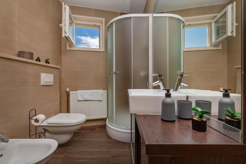 Image 1 of Stylish two bedroom apartment&garage parking place