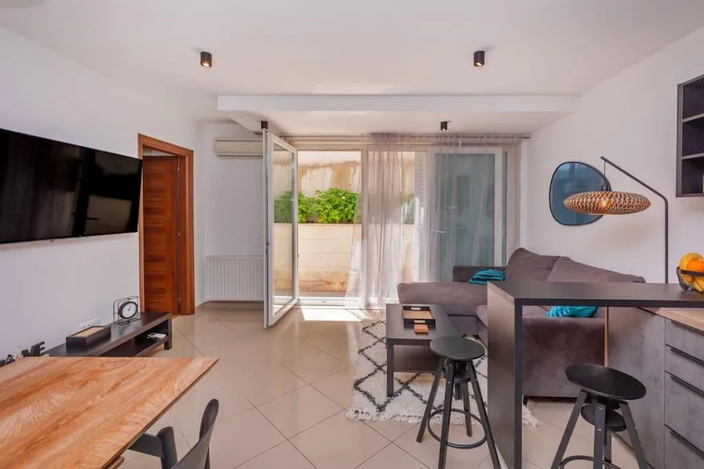 Image 4 of Stylish two bedroom apartment&garage parking place