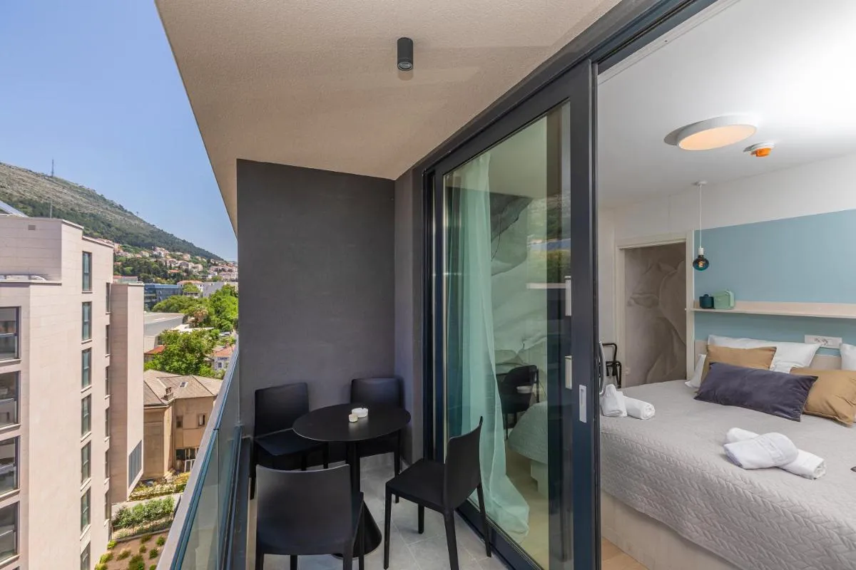 Image 5 of Sunny LOL Port Apartments in the city centre