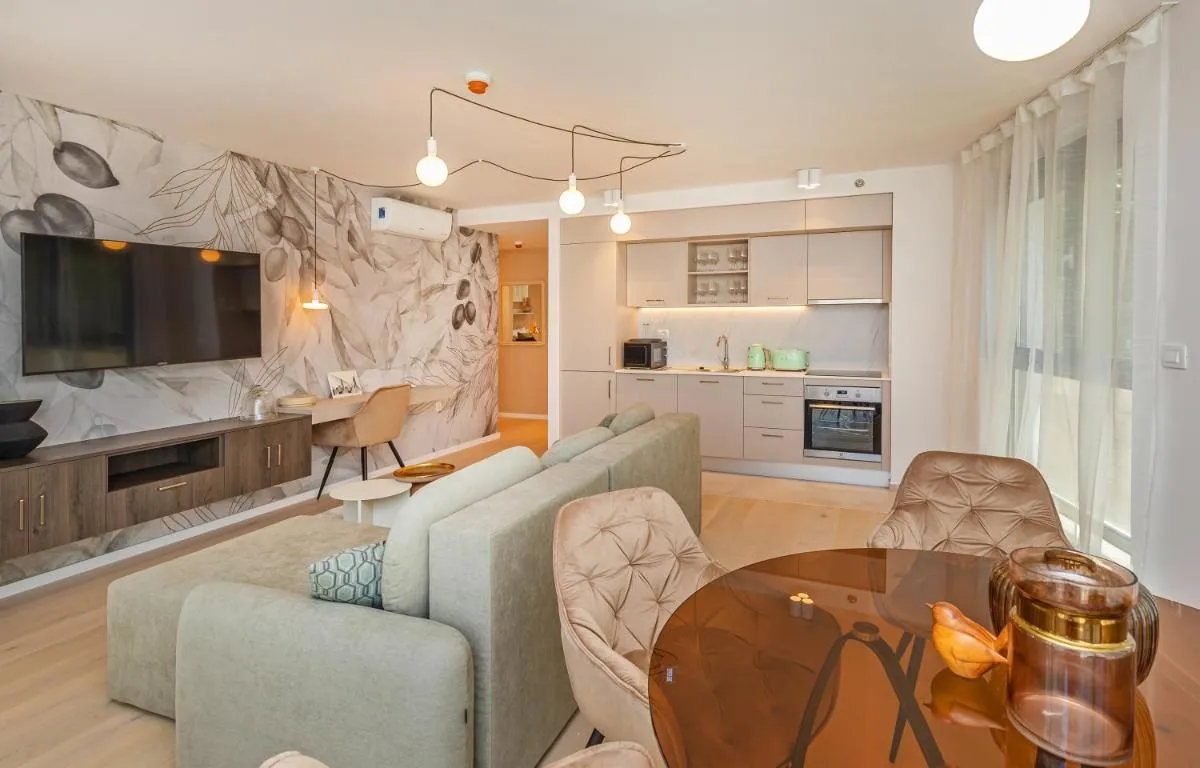 Image 3 of Sunny LOL Port Apartments in the city centre