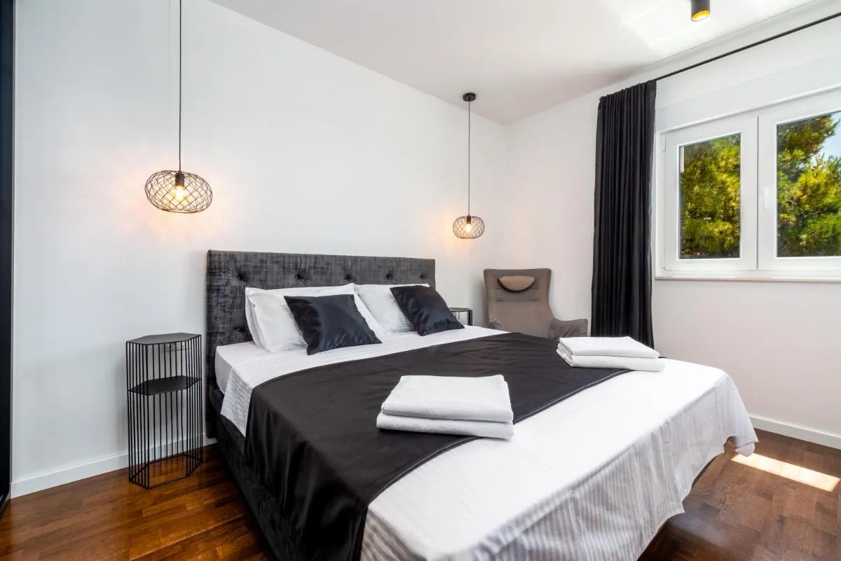 Image 6 of Superior Apartment Marangun