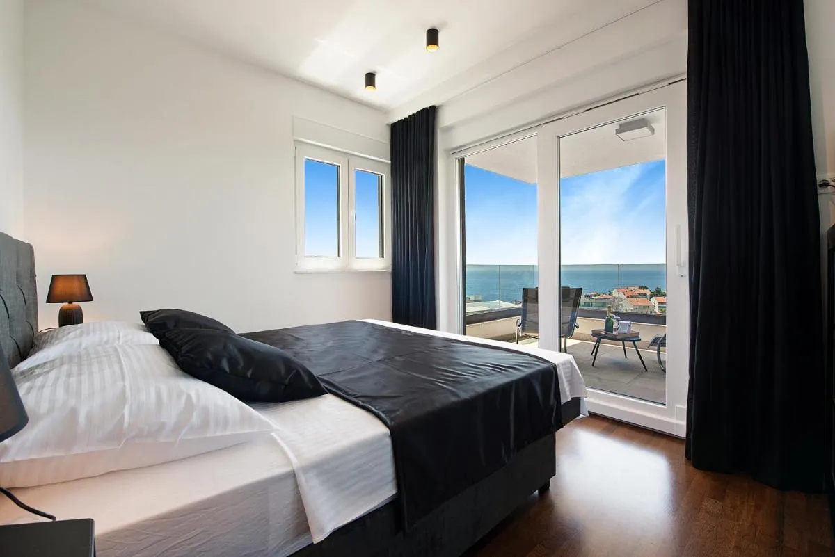 Image 1 of Superior Apartment Marangun
