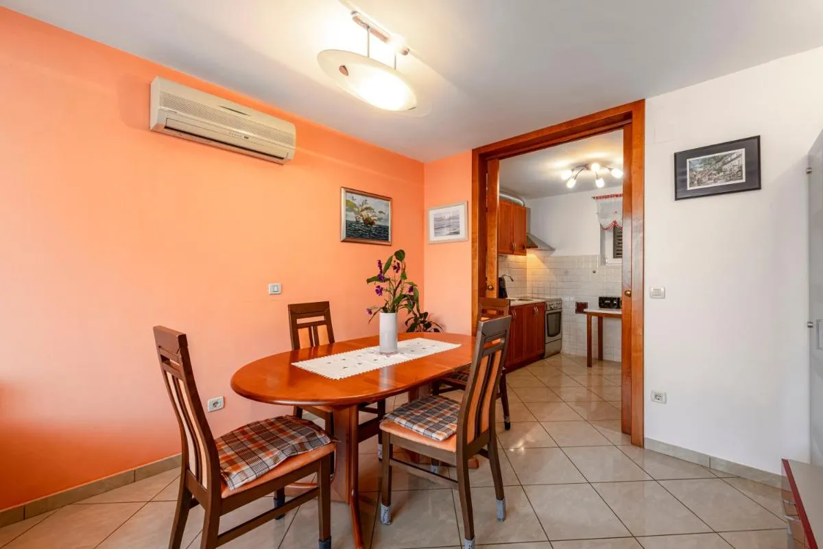 Image 3 of Uvala Apartment