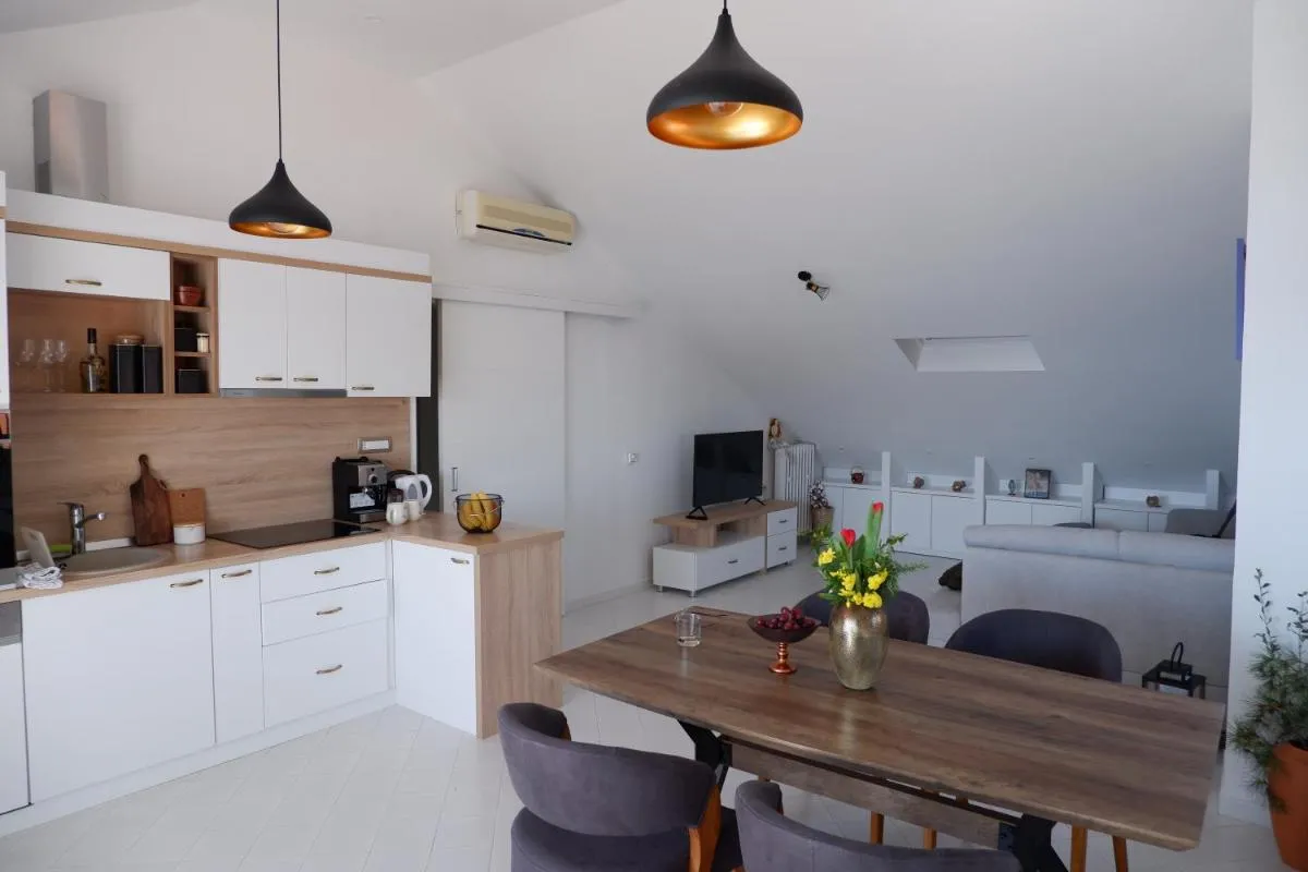 Image 3 of Viewpoint apartment
