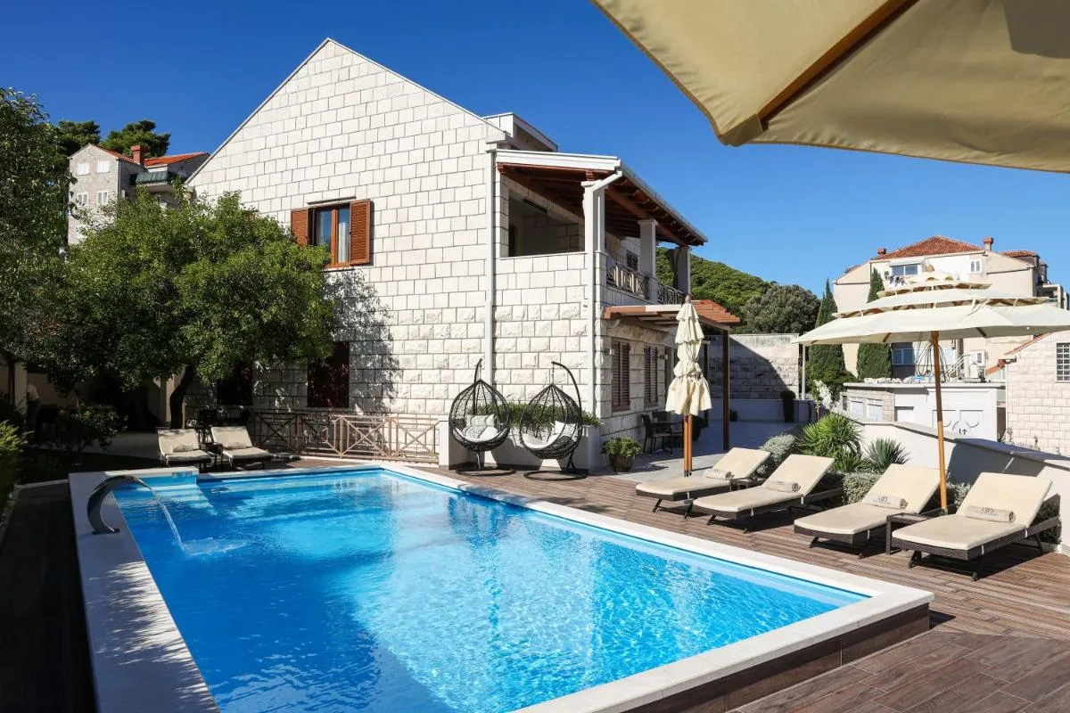 Image 2 of Villa Peragro