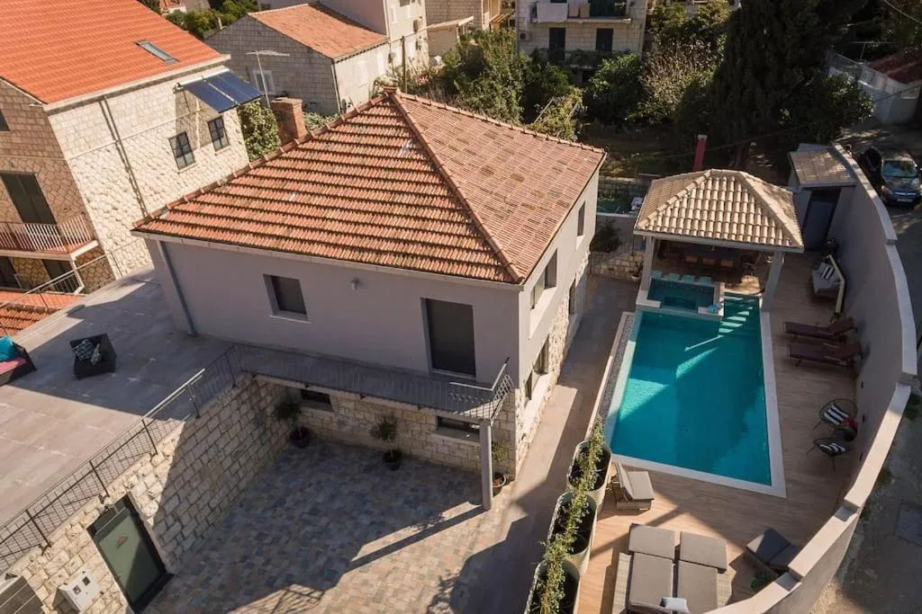Image 2 of Villa Vikor