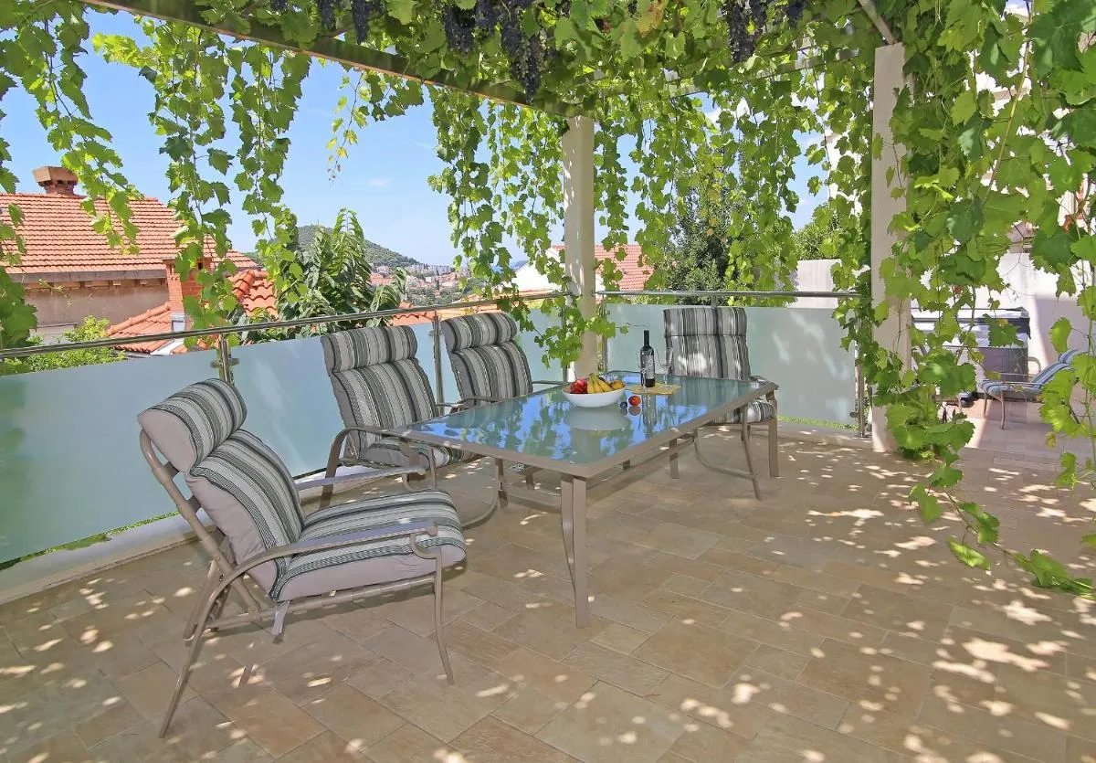 Image 5 of Abelia, two terraces, hot tub, free parking
