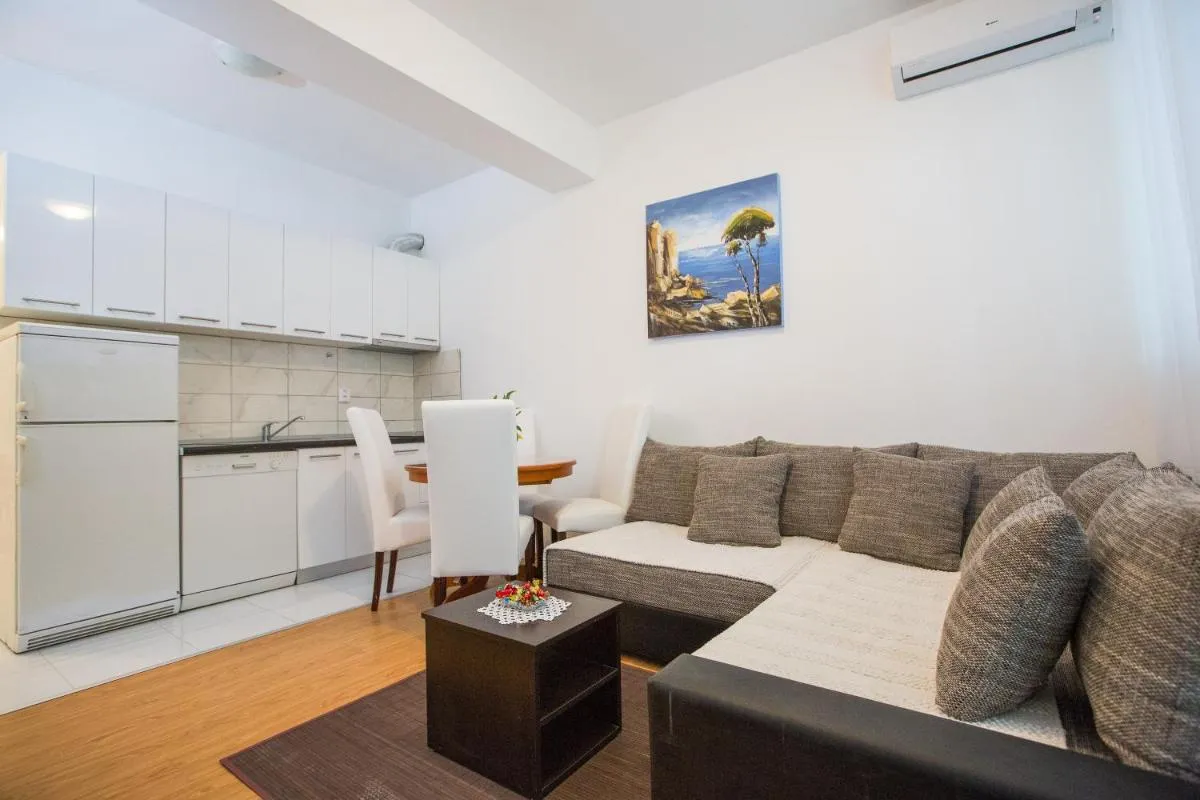 Image 2 of Apartmani Nika Marangun