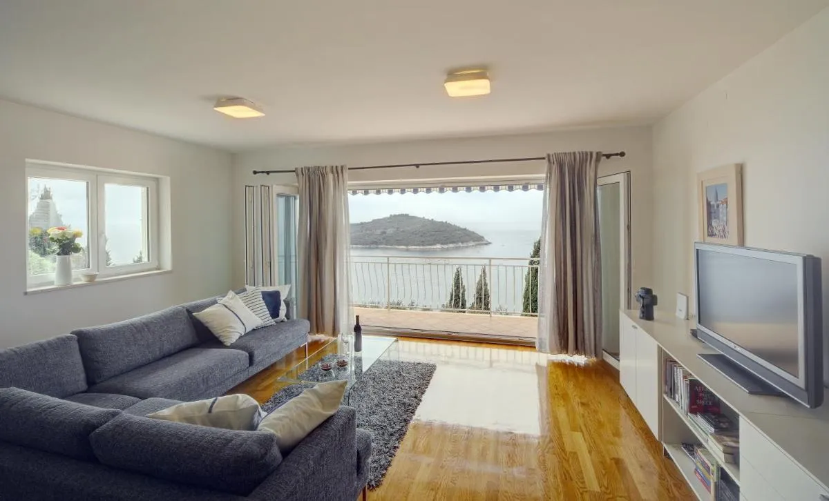 Image 4 of Apartment 330