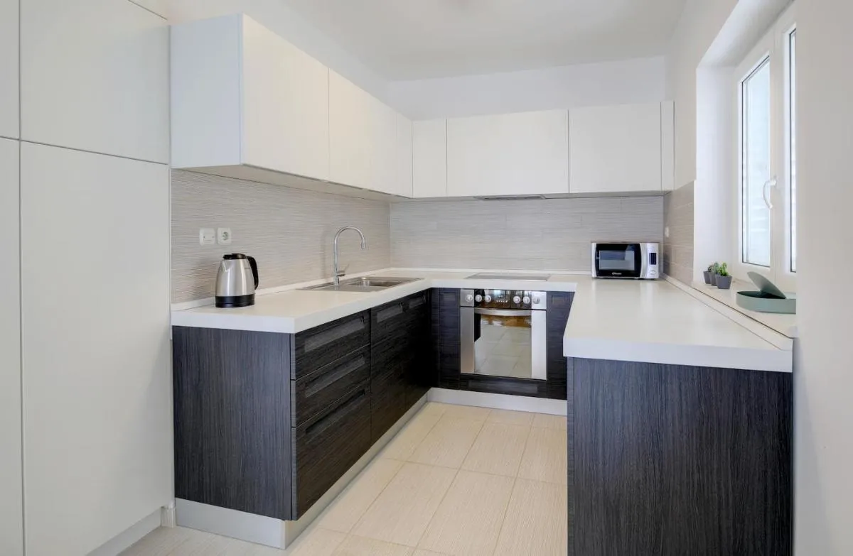 Image 3 of Apartment 330