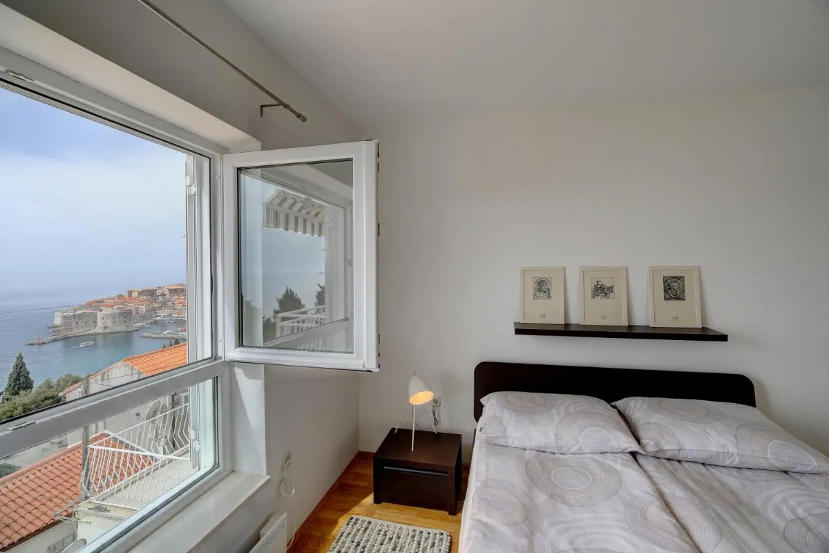 Image 6 of Apartment 330