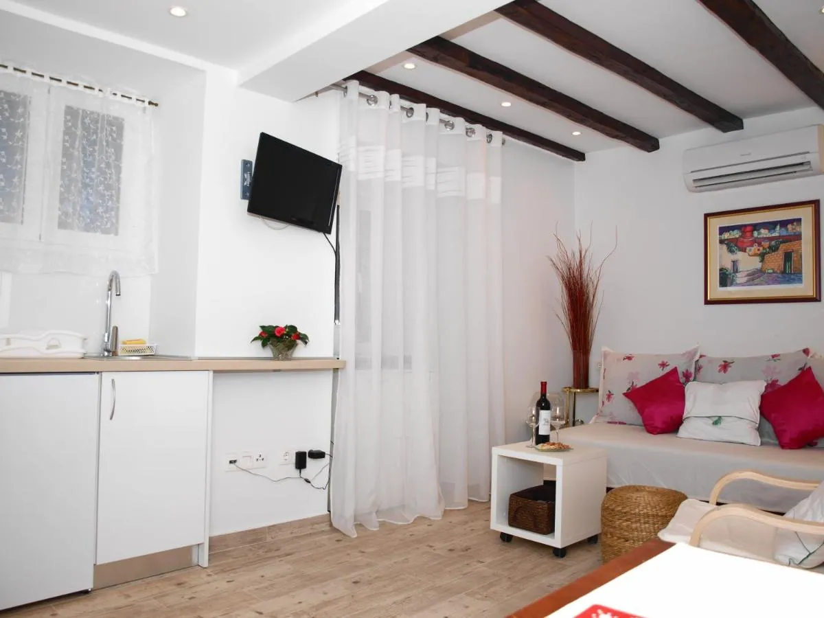 Image 4 of Apartment Bonbon