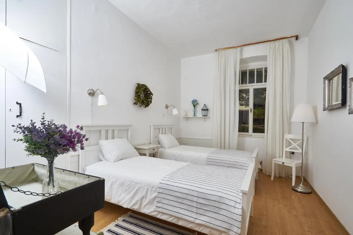 Image 1 of Apartment Dundo