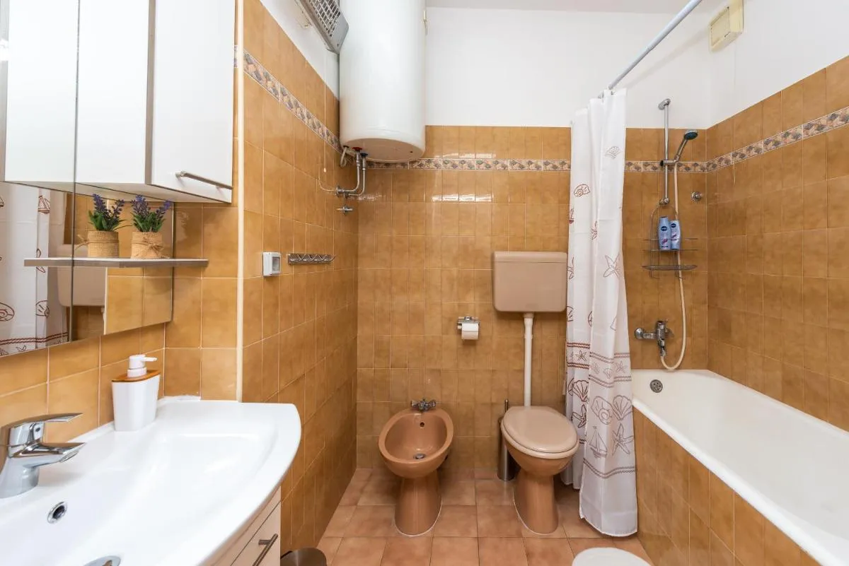 Image 2 of Apartment Jele
