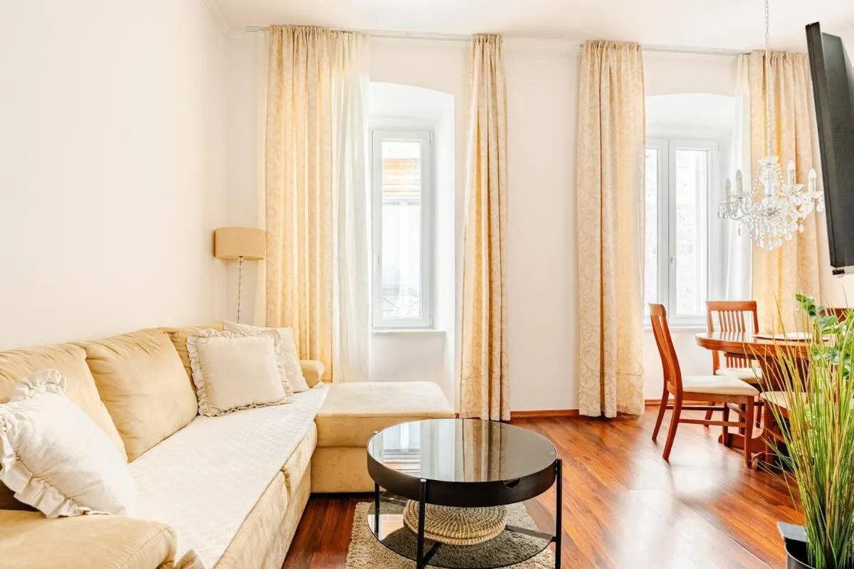 Image 1 of Apartment La Petite