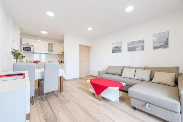 Image 3 of Apartment Luce Royal – One Bedroom Apartment with Balcony and Sea View