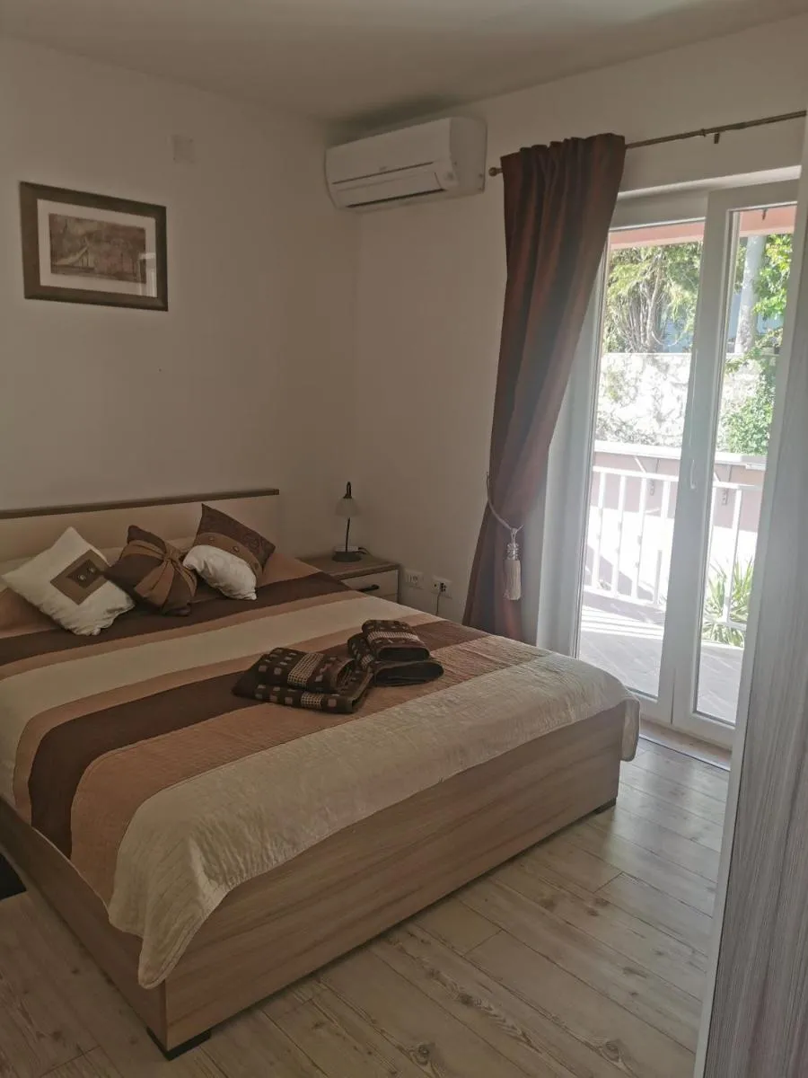 Image 3 of Apartment Marbella
