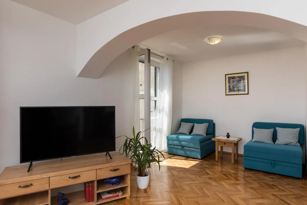 Image 4 of Apartment Med