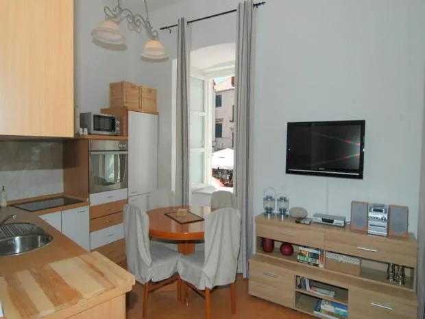 Image 3 of Apartment Royale