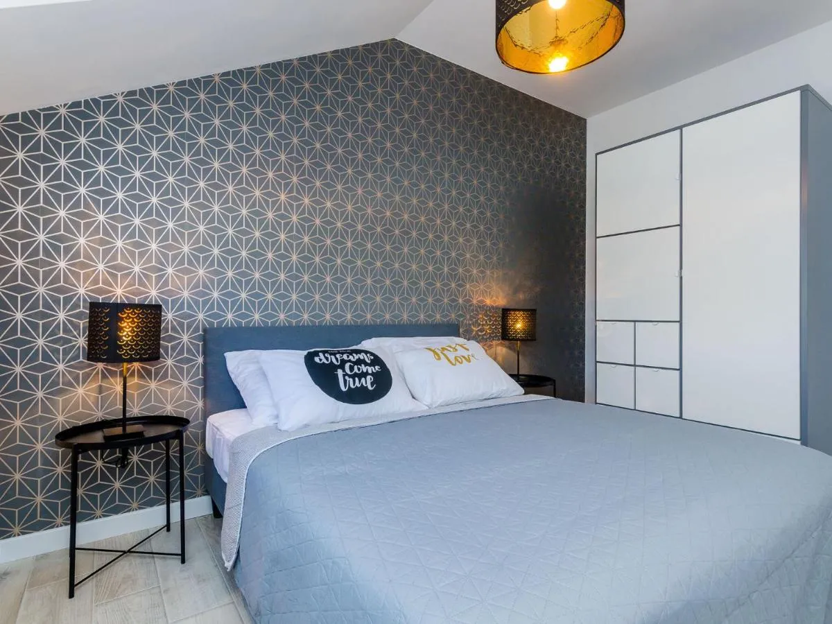 Image 1 of Apartment Sea Shell – Triplex Three-Bedroom Apartment with Terrace