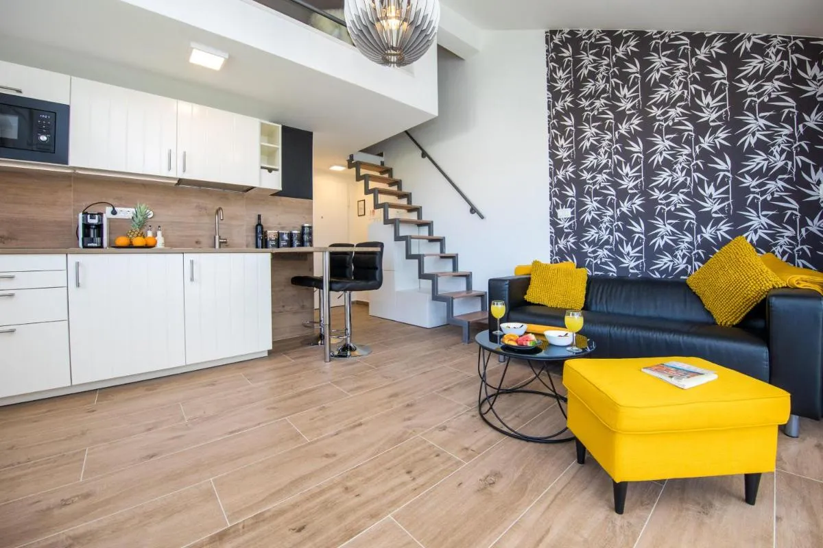 Image 4 of Apartment Velvet