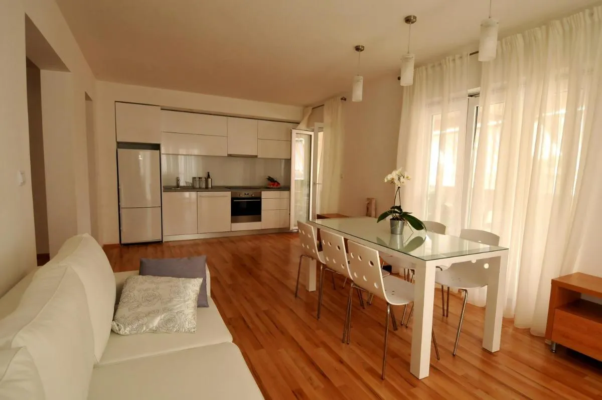 Image 3 of Apartments Annette