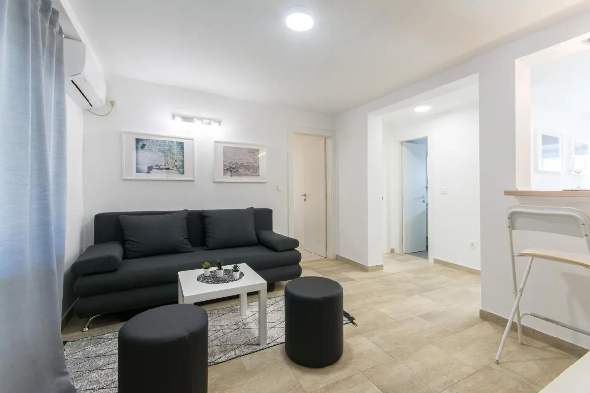 Image 4 of Apartments D&D