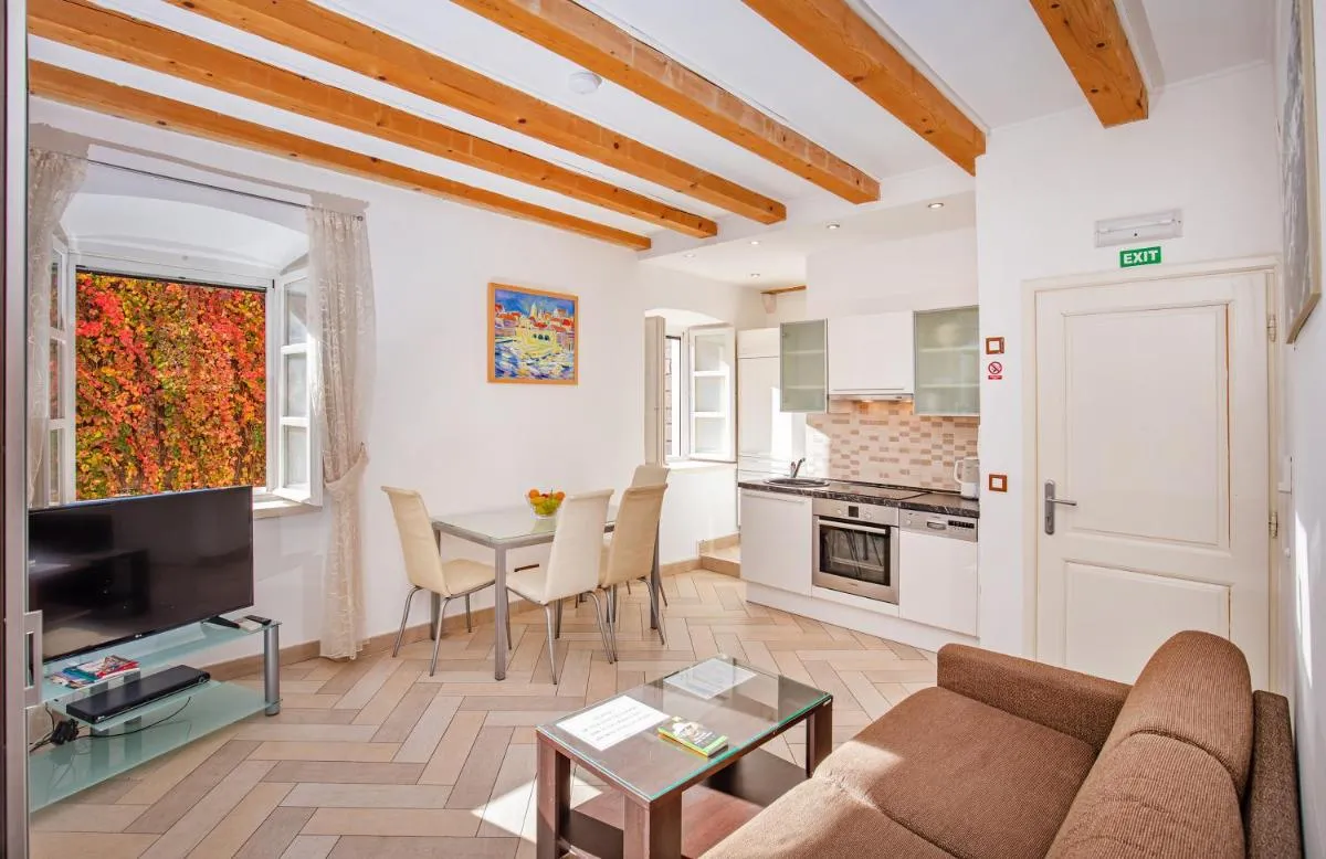 Image 2 of Apartments Espana 1