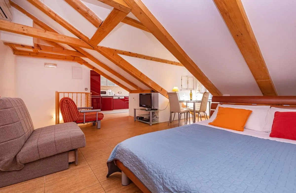 Image 1 of Apartments Espana 3