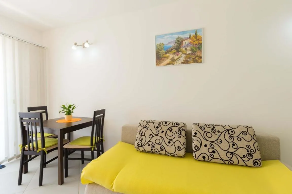 Image 3 of Apartments Mandy