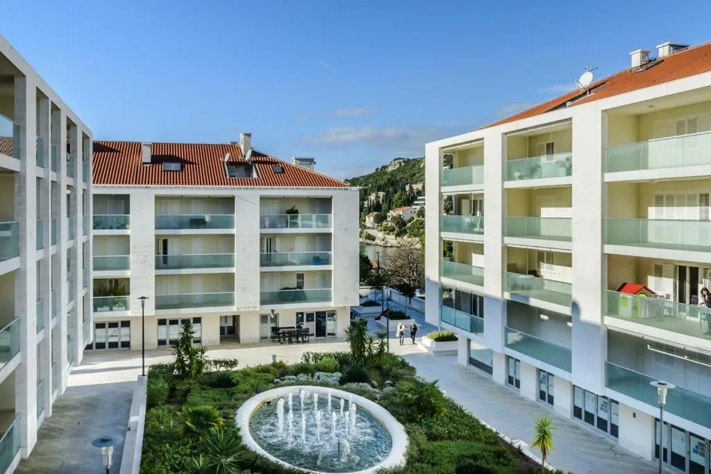 Image 6 of Apartments Nav