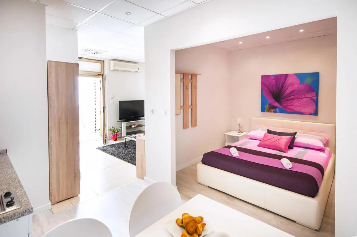 Image 6 of Apartments Pina and Lavender