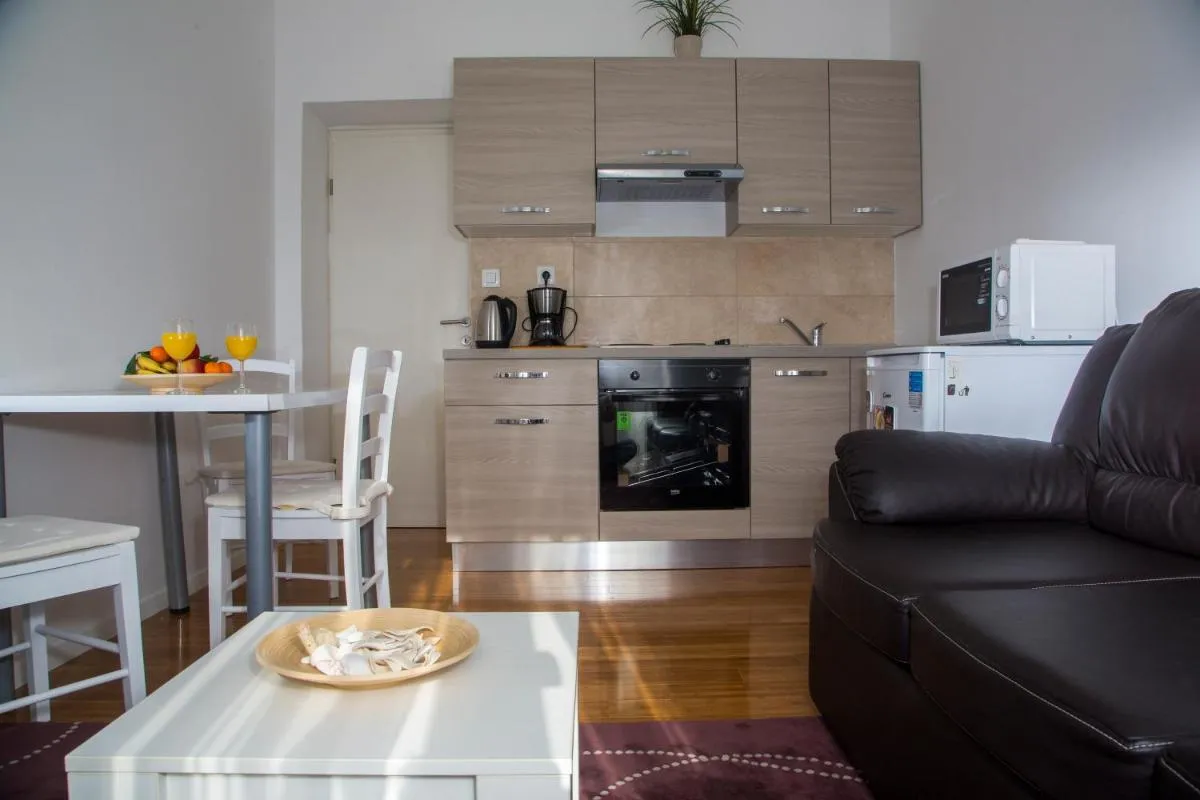 Image 2 of Apartments Victoria