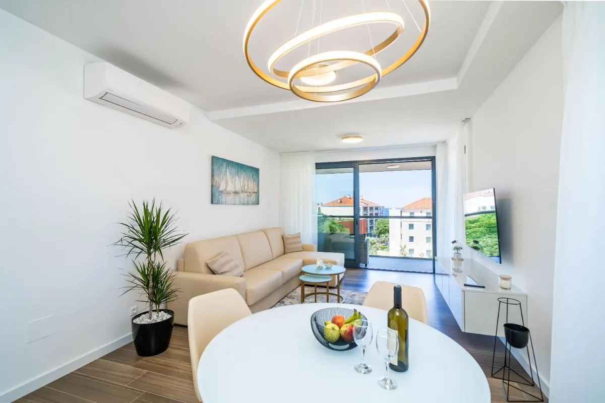 Image 3 of Apartments Zadro