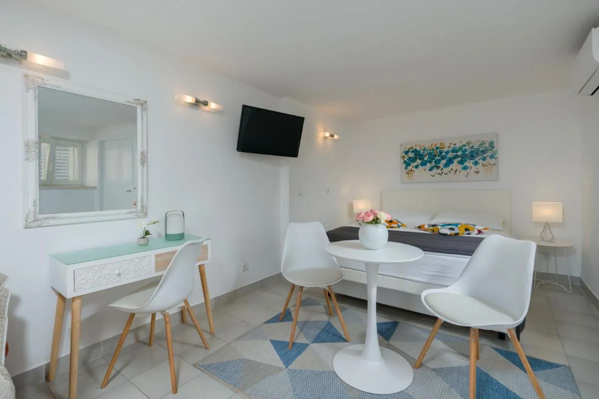 Image 4 of Apartments Zicara