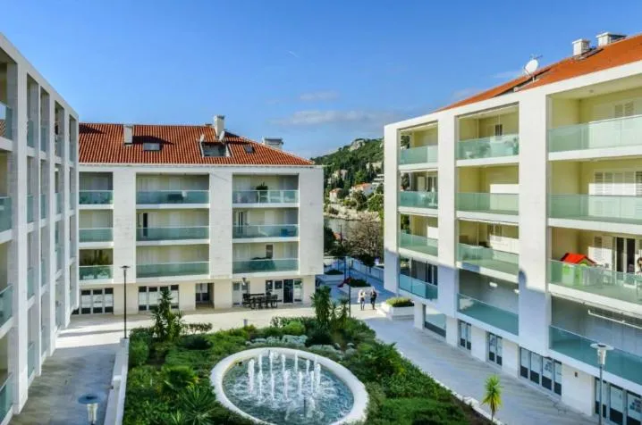 Image 2 of Beachfront Luxury Complex 2BD Sunset Apartment