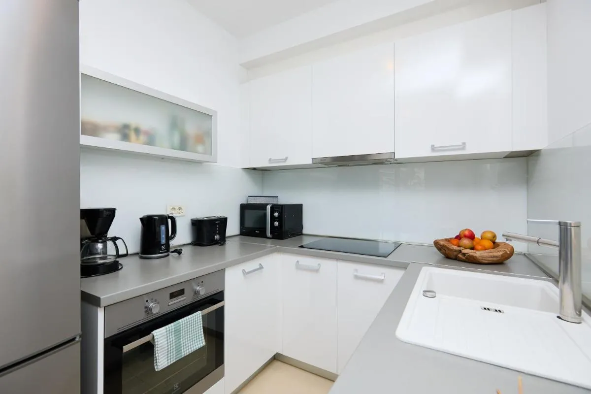 Image 6 of Beachfront Luxury Complex 2BD Sunset Apartment
