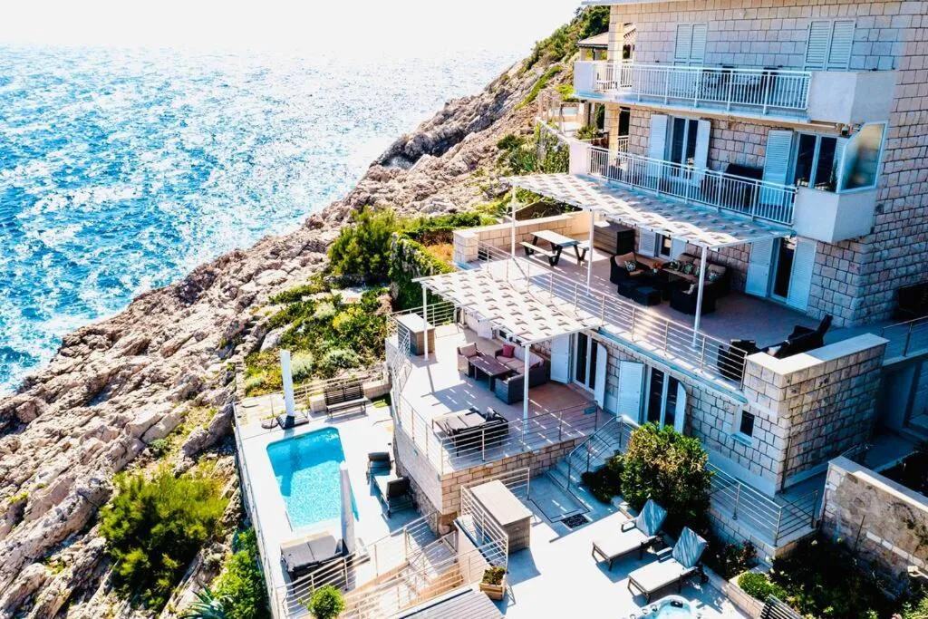 Image 3 of Blue Views Villa with Heated Pool & Jacuzzi