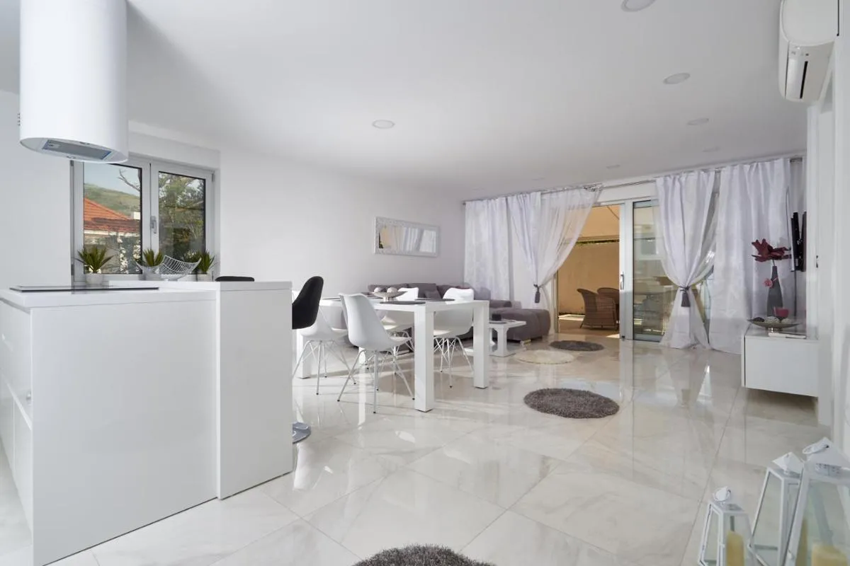 Image 1 of Brand new Apartment S & U
