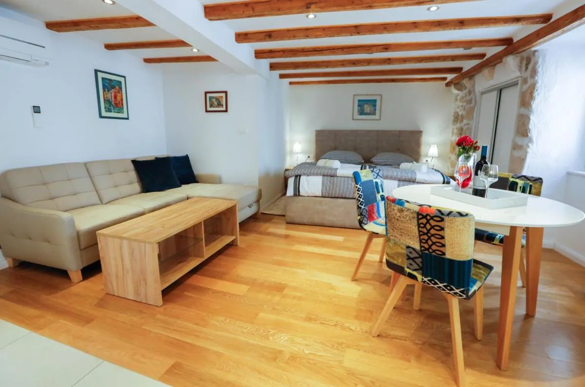 Image 3 of Castellum Apartments