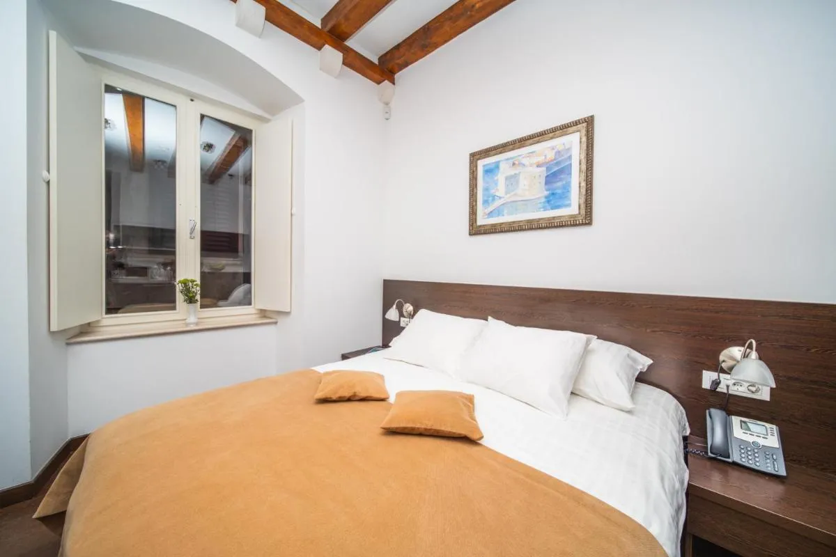 Image 1 of Celenga Apartments with free offsite parking