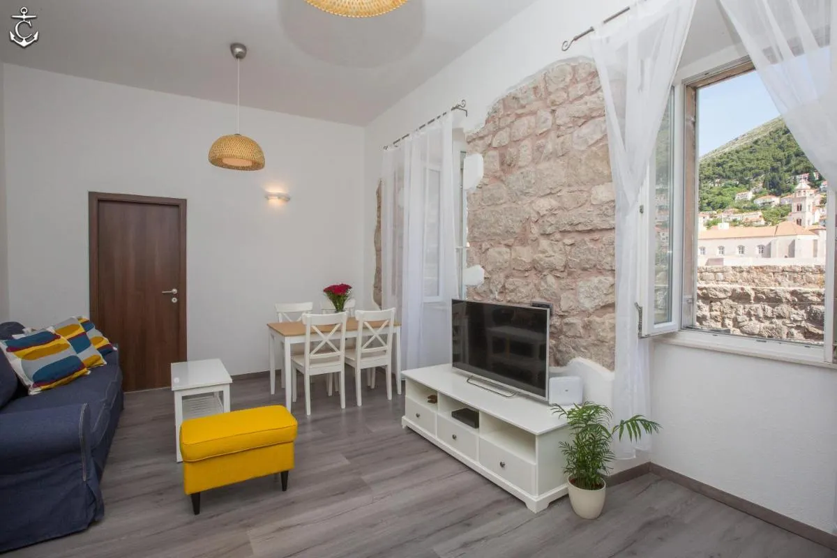 Image 4 of Central Apartment
