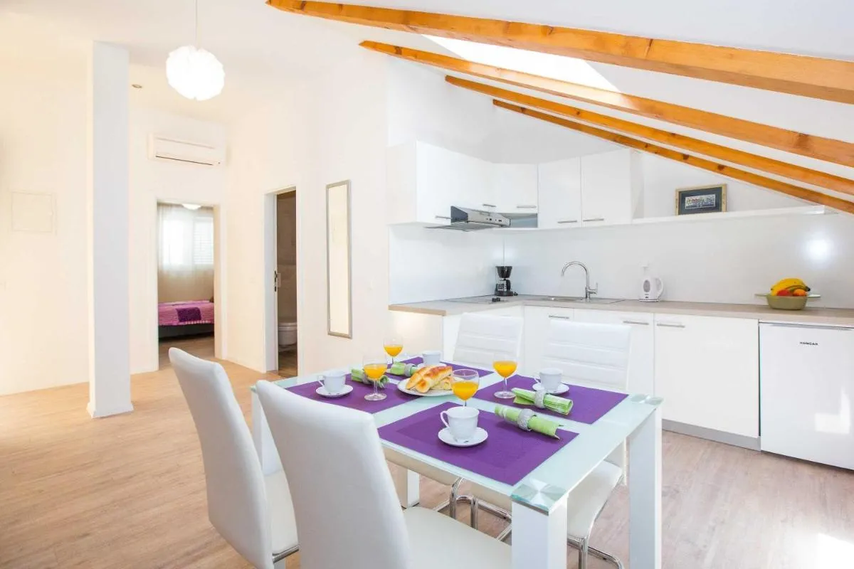 Image 3 of City Apartments Lani