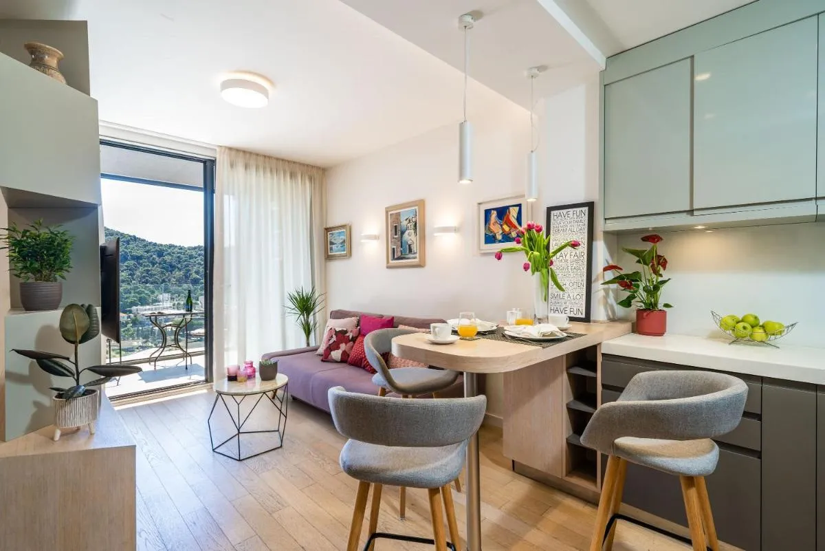 Image 6 of Crown Apartments – Diamond Studio