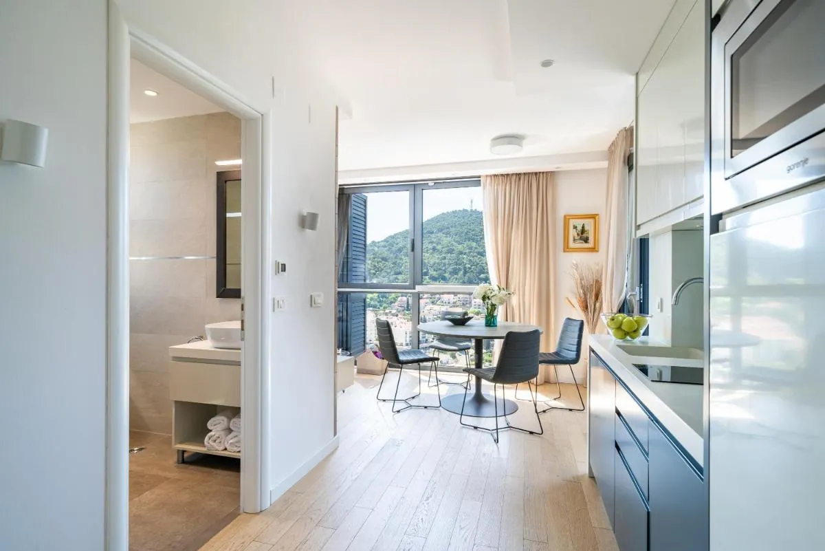 Image 4 of Crown Apartments – Emerald 1 BD