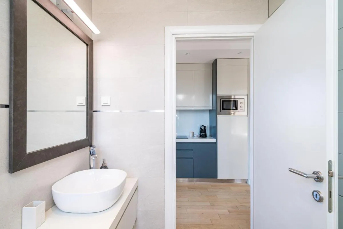 Image 2 of Crown Apartments – Emerald 1 BD