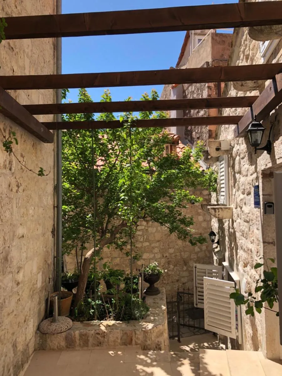 Image 5 of Elegant Apartment Leila