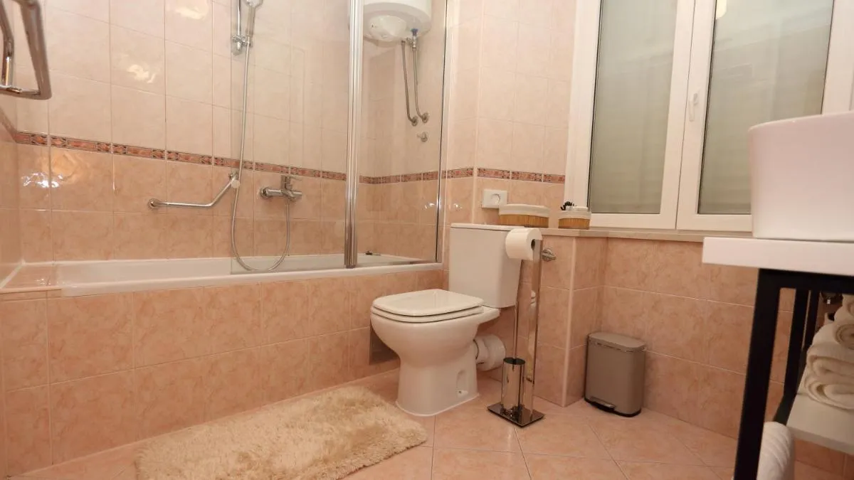 Image 2 of Etal Luxury Apartment