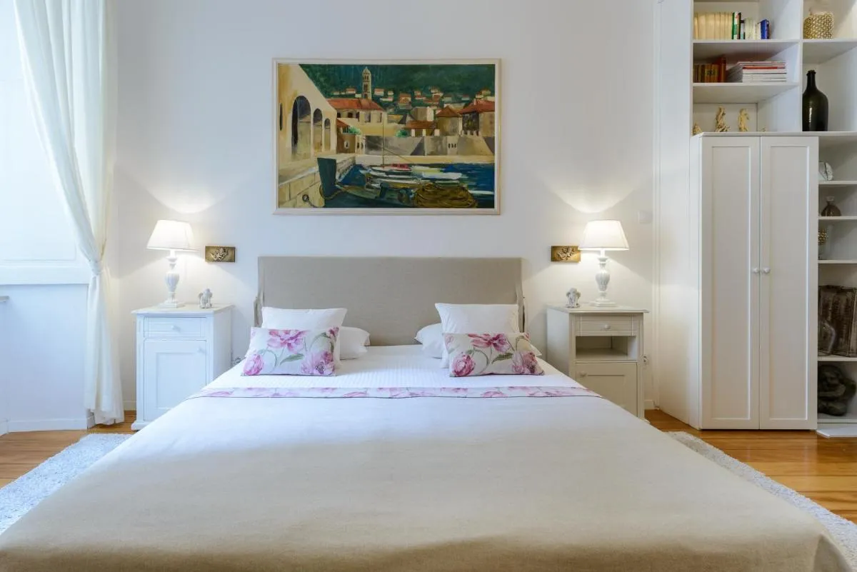 Image 1 of Guest House Flores