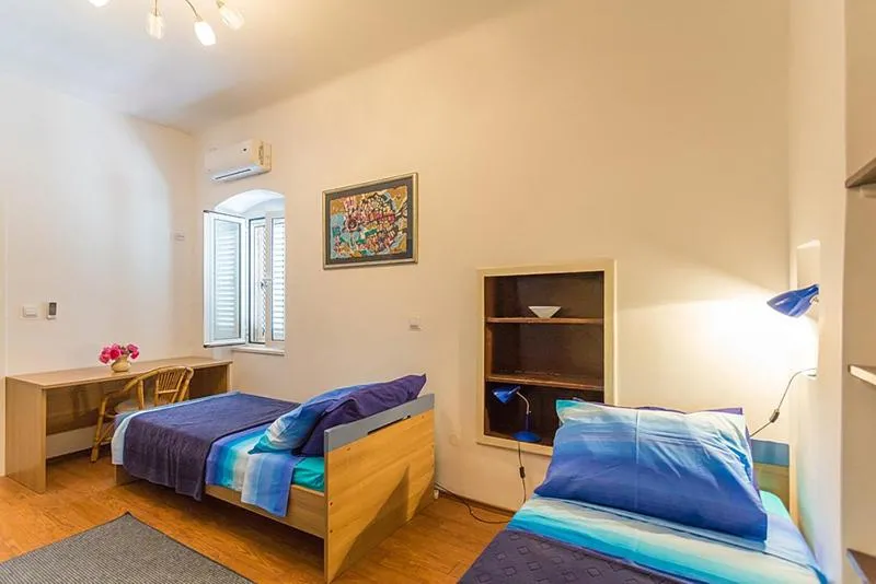 Image 6 of Heritage Dvori with garden, free parking next to sea beautiful location